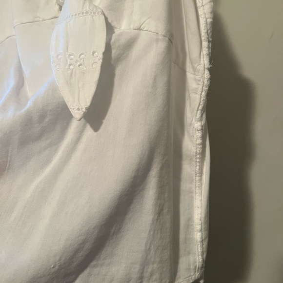 Old Navy Size Medium White Tie Front Tank Top with embroidery & lined No spots - Picture 6 of 8